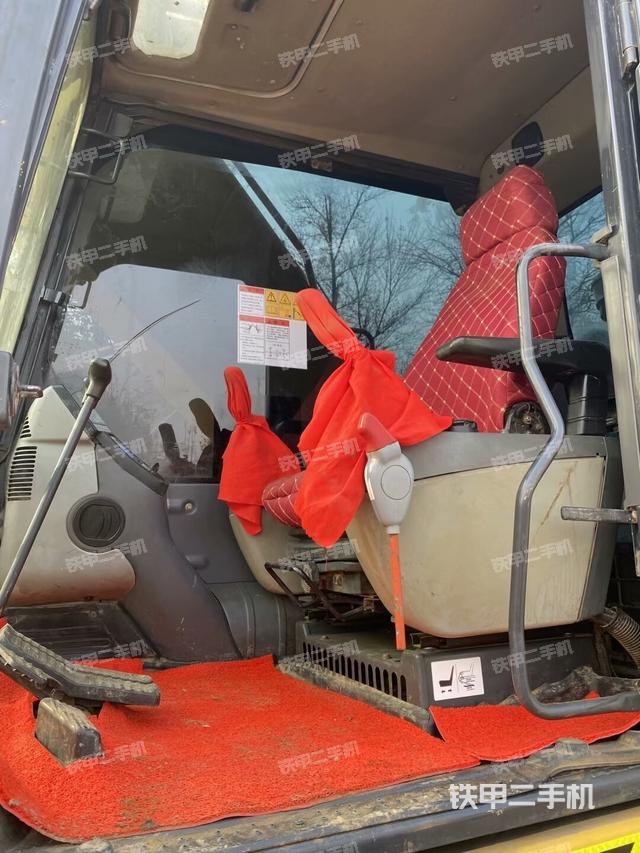 駕駛室整體（整機(jī)外觀）