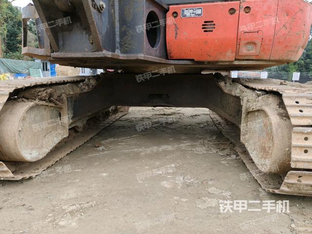 轉(zhuǎn)盤和下車架正前（工作和回轉(zhuǎn)裝置）