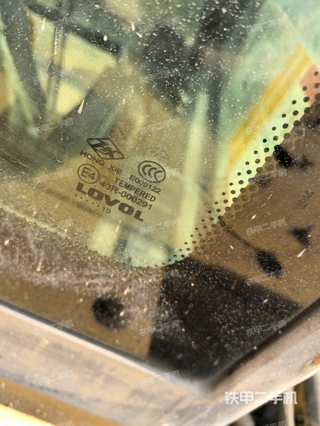 后窗玻璃角標(biāo)（駕駛室部分）