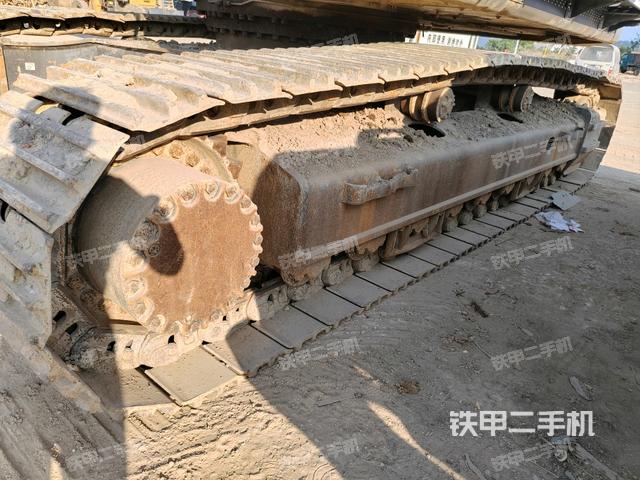 左側(cè)履帶整體?(行走機(jī)構(gòu)) 左側(cè)履帶整體?(行走機(jī)構(gòu))