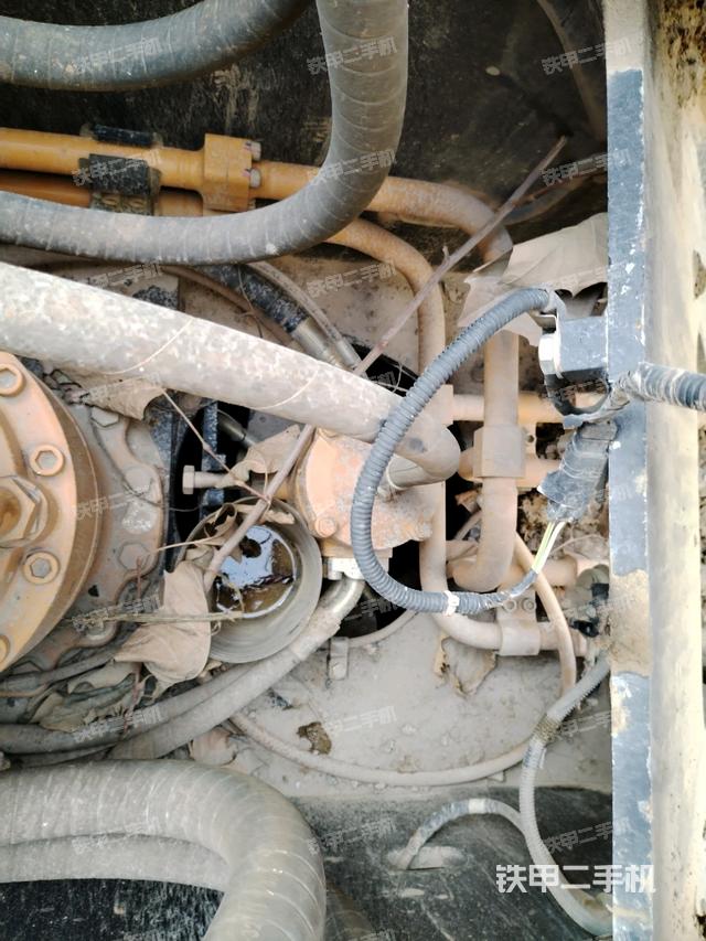 中央回轉(zhuǎn)接頭特寫（上車部件）