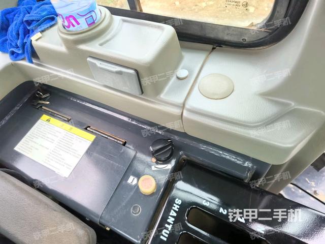 儀表盤全景（推土機駕駛室）