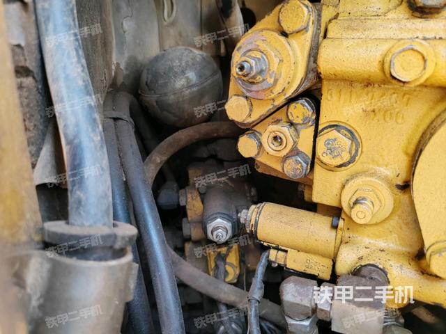 液壓泵斜45?右（大件艙室）