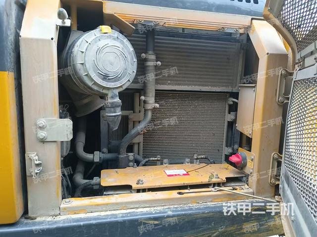 散熱器正面（大件艙室）