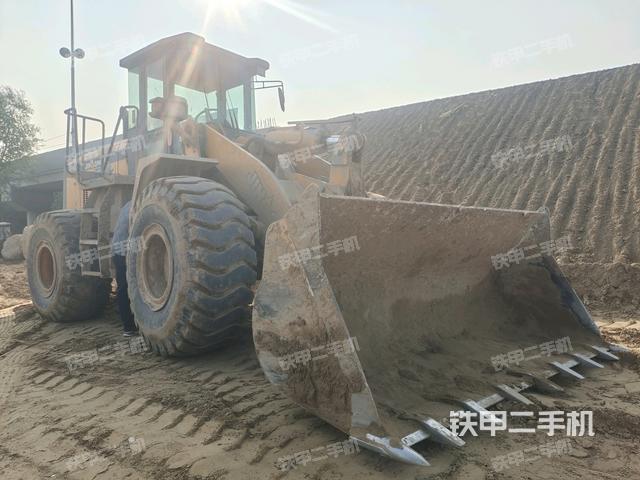 右前45°(整機外觀) 右前45°(整機外觀)