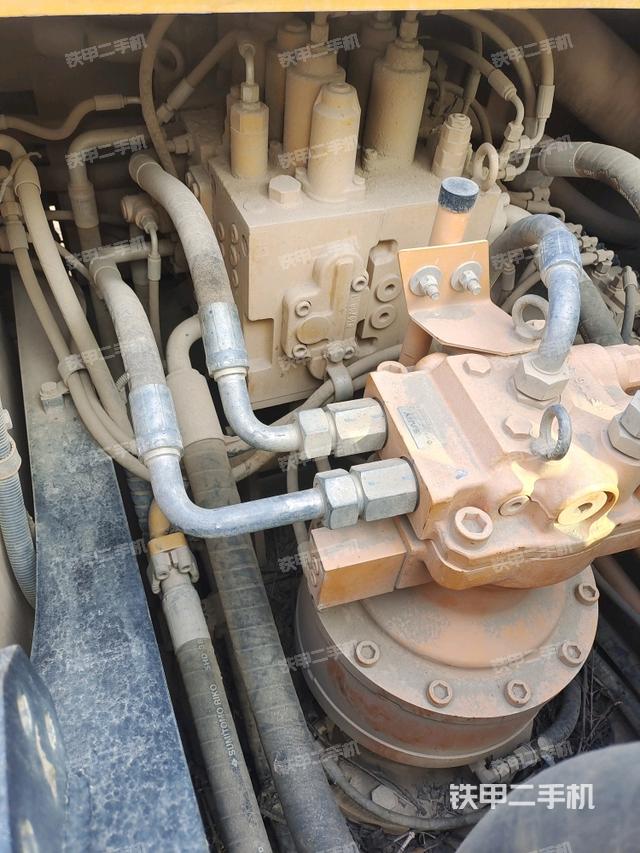 駕駛室頂部俯視（上車(chē)部件）