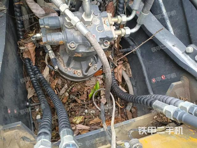 回轉(zhuǎn)馬達(dá)（上車部件）