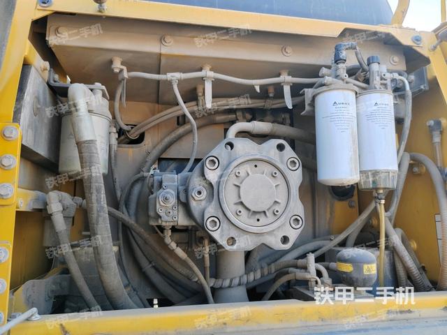 液壓泵斜45?右(大件艙室) 液壓泵斜45?右(大件艙室)