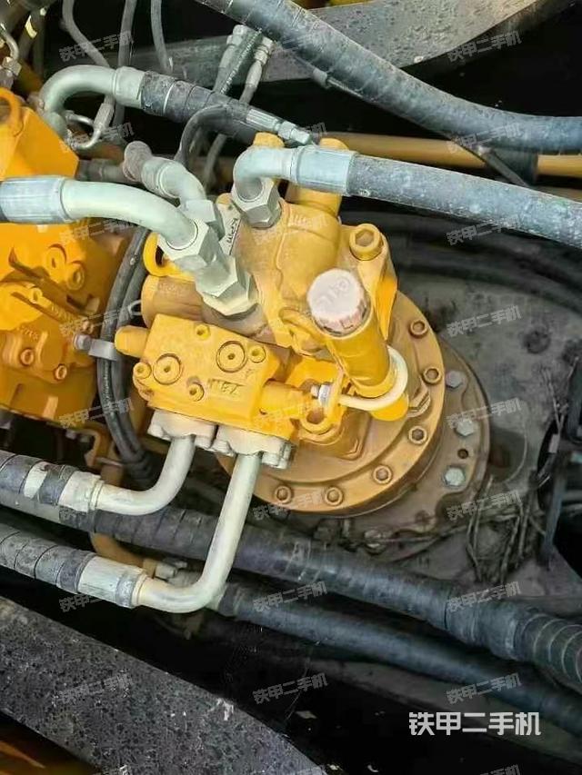 回轉(zhuǎn)馬達和主控閥（整機外觀）