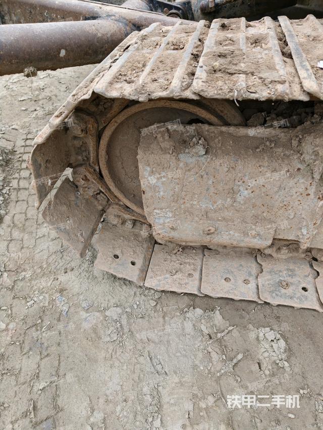 左驅(qū)動輪（行走機(jī)構(gòu)）