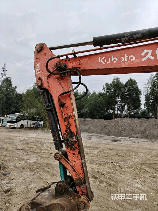 大臂根部?斜（工作和回轉(zhuǎn)裝置）