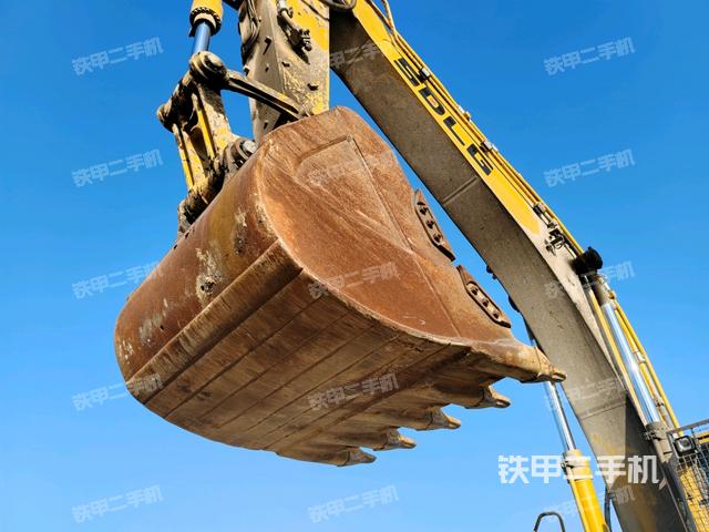 小臂整體左后(工作和回轉(zhuǎn)裝置) 小臂整體左后(工作和回轉(zhuǎn)裝置)