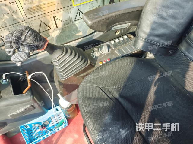 后窗玻璃角標(biāo)（駕駛室部分）