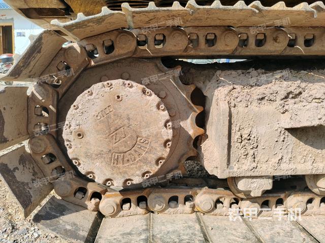 左驅(qū)動輪（行走機構(gòu)）