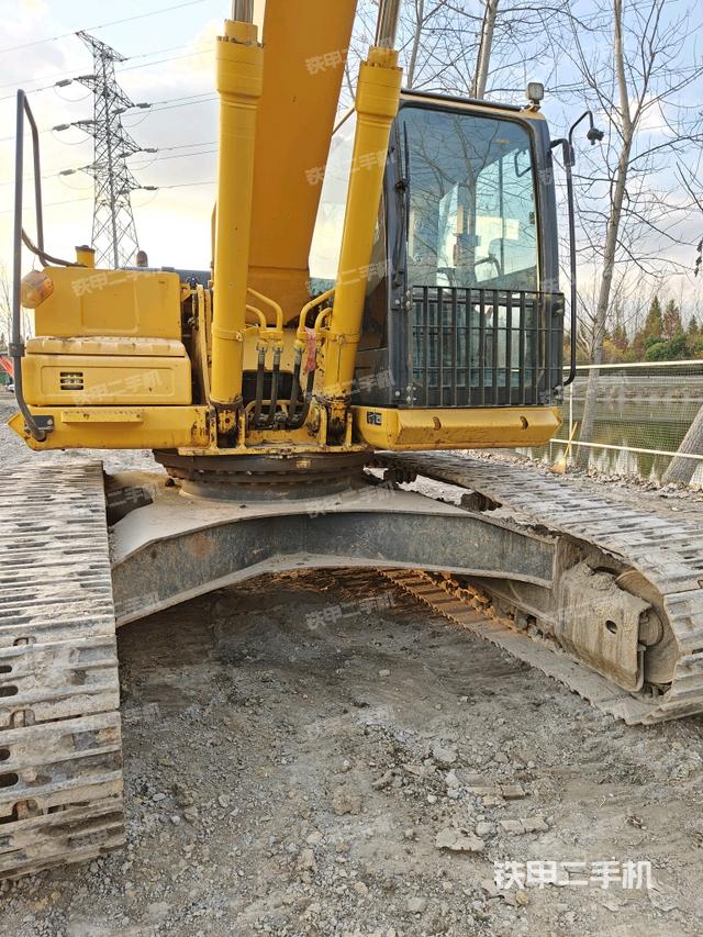 大臂油缸整體?豎拍（工作和回轉(zhuǎn)裝置）