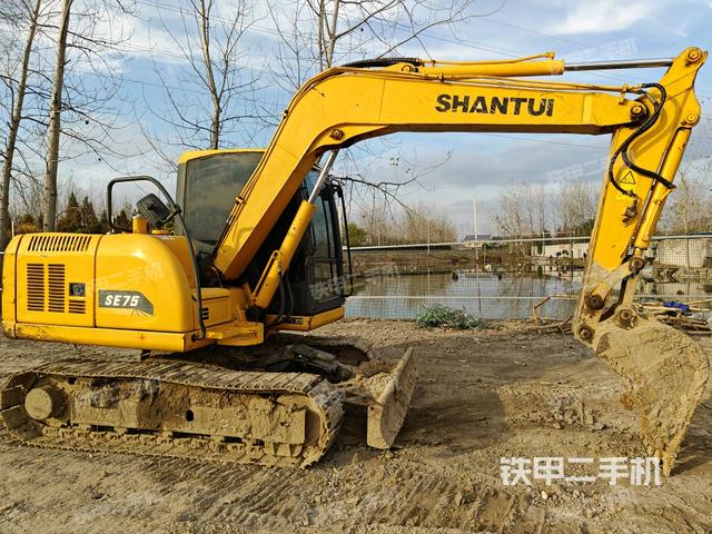 右前45(整機(jī)外觀) 右前45(整機(jī)外觀)