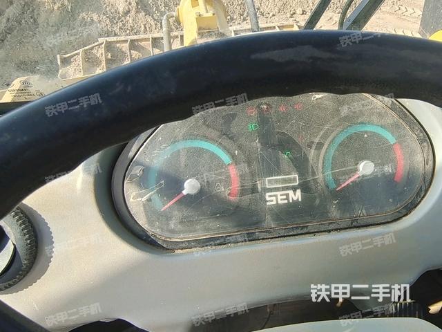 前擋風(fēng)玻璃標(biāo) (駕駛室部分) 前擋風(fēng)玻璃標(biāo) (駕駛室部分)