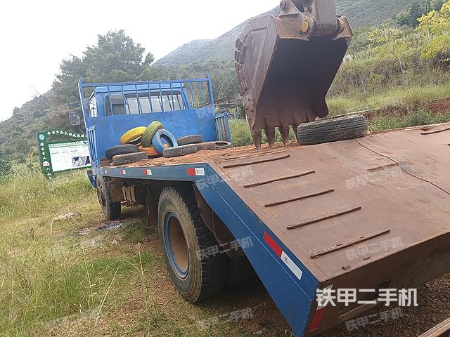 整機(jī)左側(cè)(設(shè)備外觀及核心部件) 整機(jī)左側(cè)(設(shè)備外觀及核心部件)