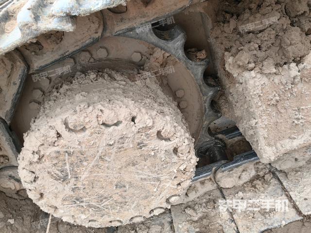 右驅(qū)動(dòng)輪（行走機(jī)構(gòu)）