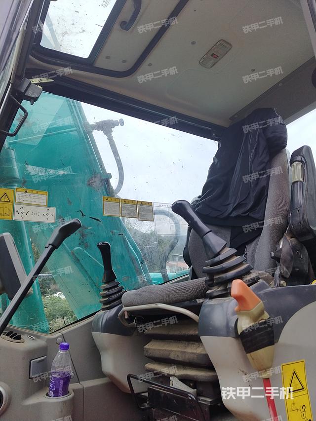 駕駛室整體（整機外觀）