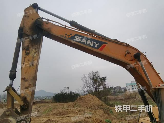 小臂整體左后(工作和回轉(zhuǎn)裝置) 小臂整體左后(工作和回轉(zhuǎn)裝置)