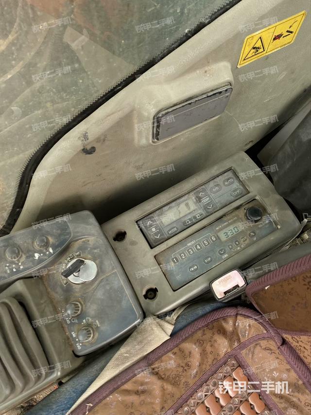 座椅左側(cè)控制臺/音響/含左手柄（駕駛室部分）