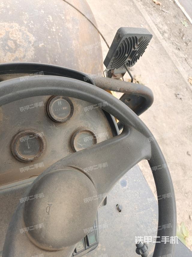 后玻璃角標(biāo)（壓路機(jī)駕駛室）