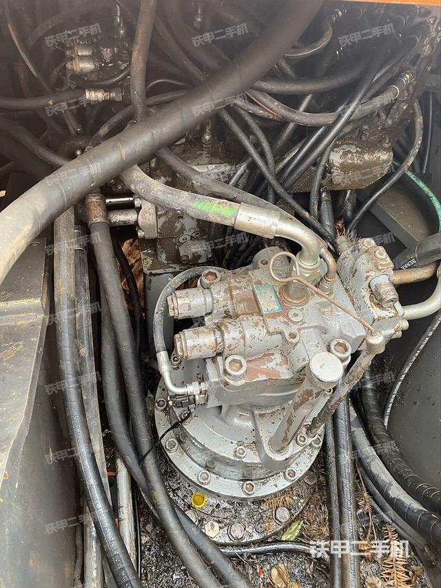 回轉(zhuǎn)馬達（上車部件）