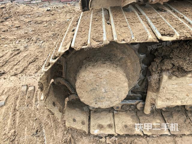 左驅(qū)動輪（行走機構(gòu)）