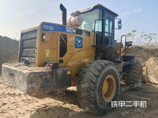 山工SEM653D装载机的设备实拍-第3张实拍照片