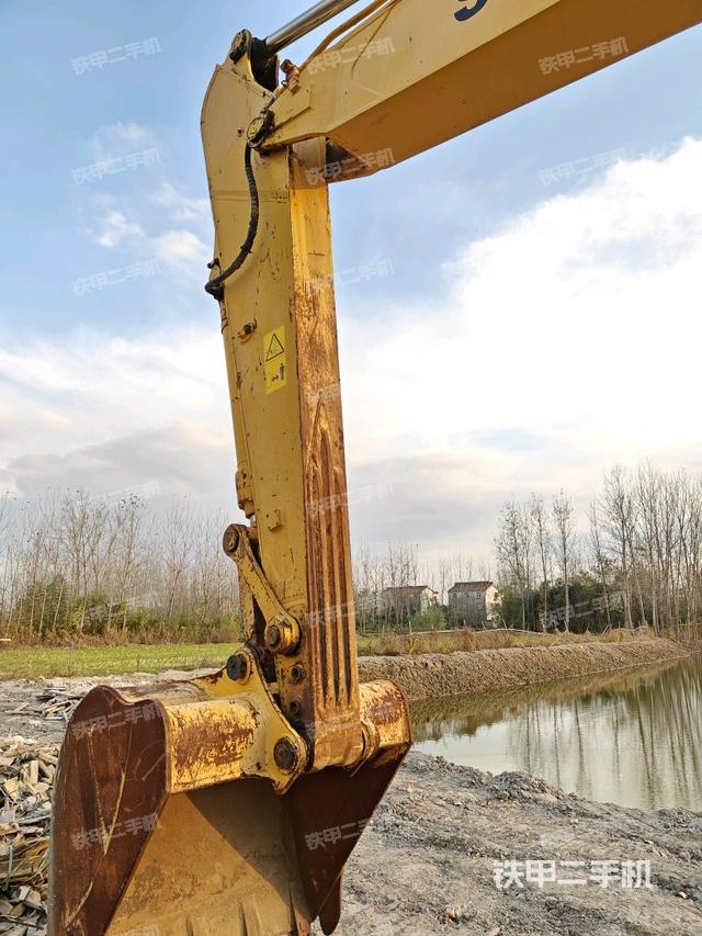 小臂整體左后（工作和回轉(zhuǎn)裝置）