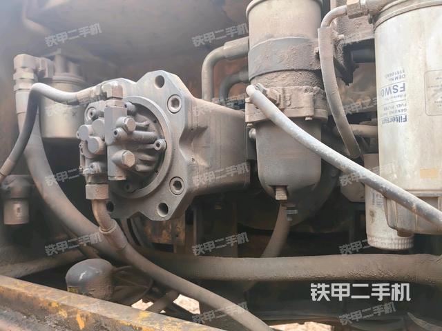 液壓泵斜45?左（大件艙室）