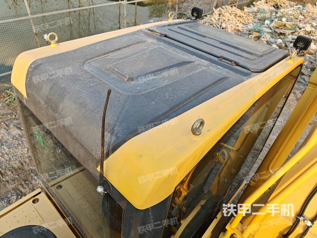 駕駛室頂部俯視（上車部件）