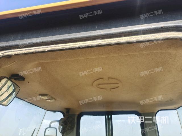 駕駛室正側(cè)(駕駛室部分) 駕駛室正側(cè)(駕駛室部分)