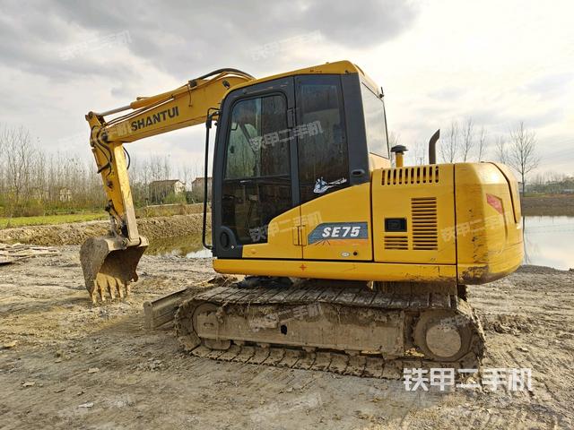 左后45(整機(jī)外觀) 左后45(整機(jī)外觀)