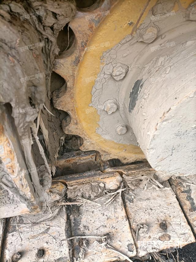 左驅(qū)動(dòng)輪（行走機(jī)構(gòu)）