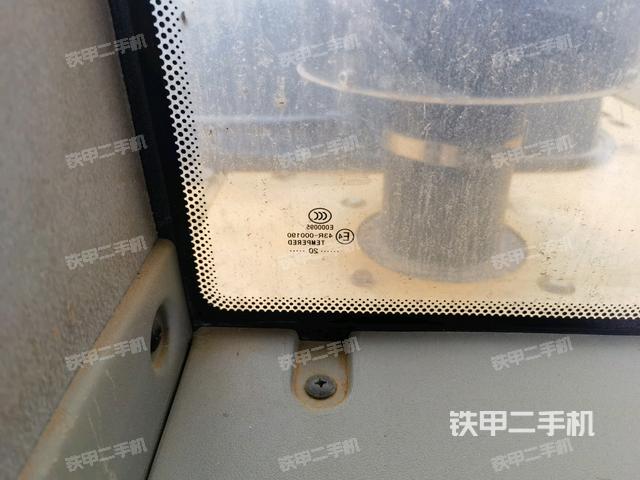 后窗玻璃角標(biāo)（駕駛室部分）