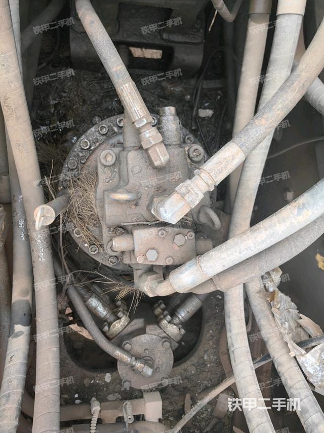 回轉(zhuǎn)馬達(dá)（上車部件）