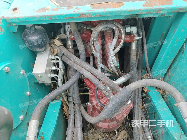 回轉(zhuǎn)馬達和主控閥（整機外觀）