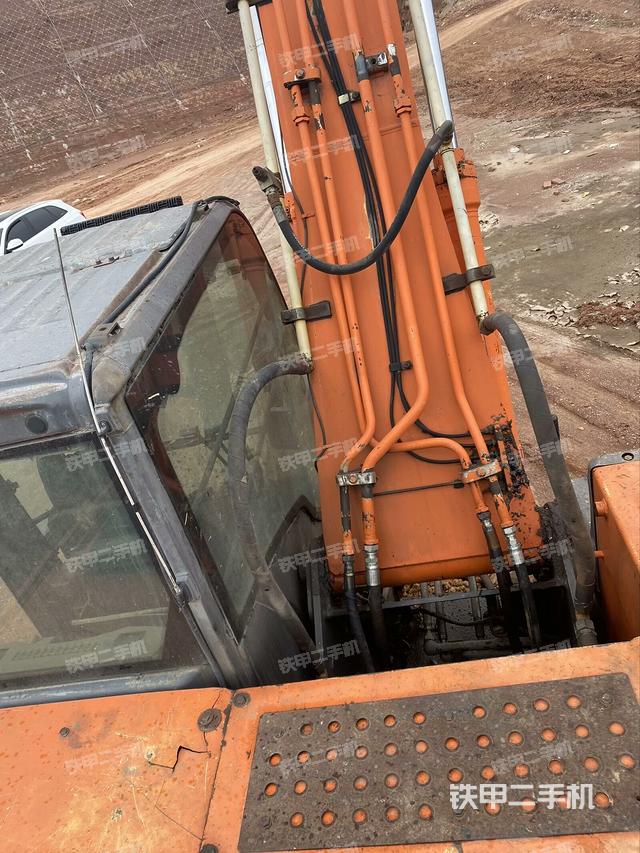 氣門室蓋螺絲特寫（上車部件）