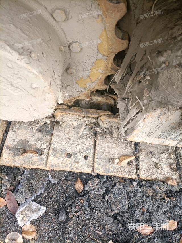 右驅(qū)動(dòng)輪（行走機(jī)構(gòu)）