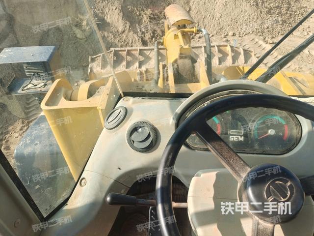 后窗玻璃角標(biāo) (駕駛室部分) 后窗玻璃角標(biāo) (駕駛室部分)