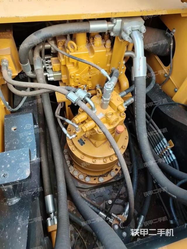 回轉(zhuǎn)馬達和主控閥（整機外觀）