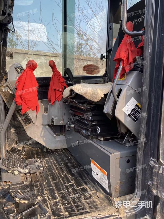 駕駛室整體（整機(jī)外觀）