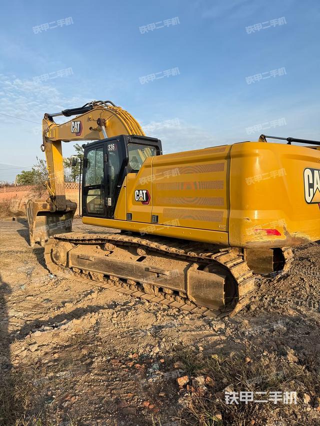 單側(cè)履帶整體（整機(jī)外觀）