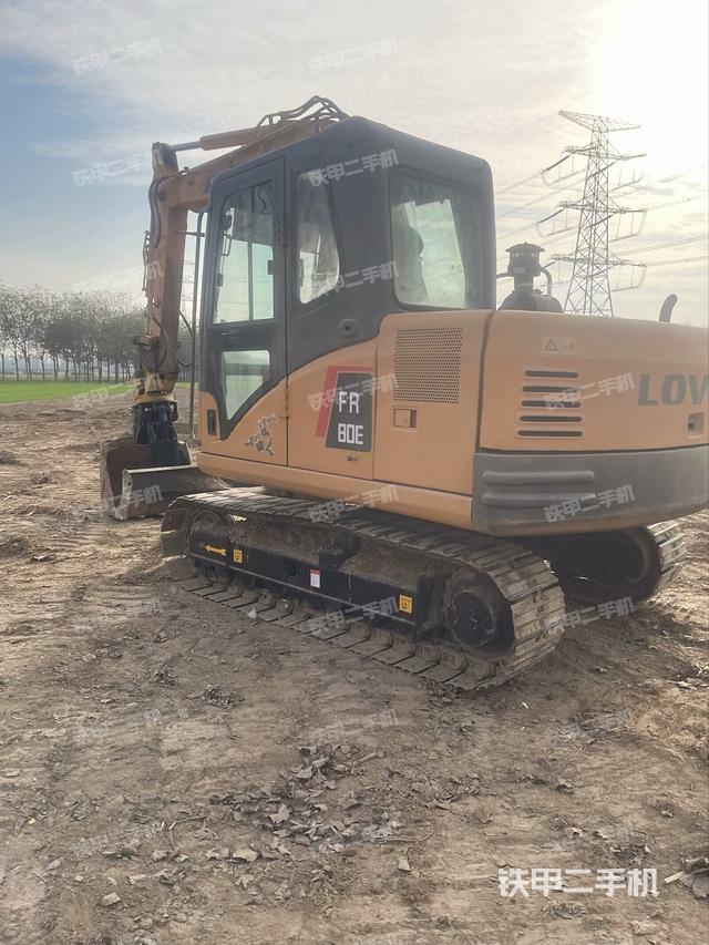 駕駛室整體（整機外觀）