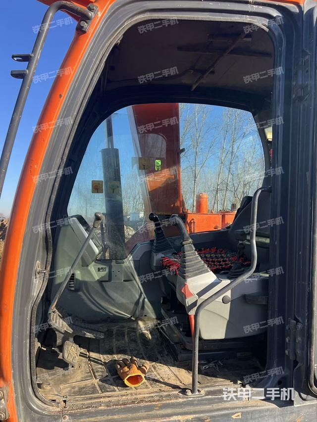 駕駛室整體（整機(jī)外觀）