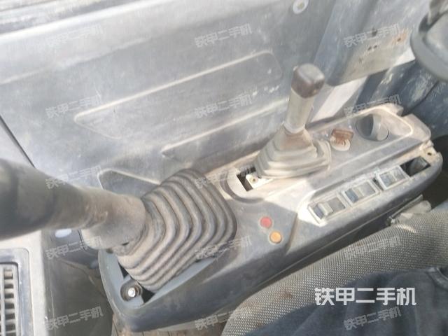 座椅右側(cè)控制臺(tái)/鑰匙門(mén)/油門(mén)/含右手柄（駕駛室部分）