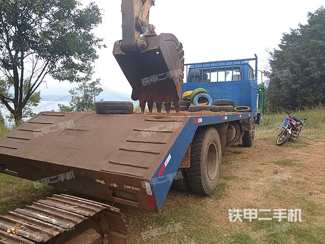 整機(jī)右側(cè)(設(shè)備外觀及核心部件) 整機(jī)右側(cè)(設(shè)備外觀及核心部件)