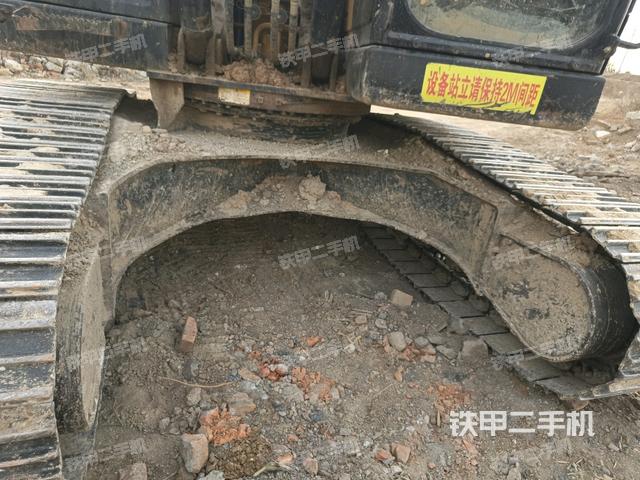 轉(zhuǎn)盤和下車架正前（工作和回轉(zhuǎn)裝置）